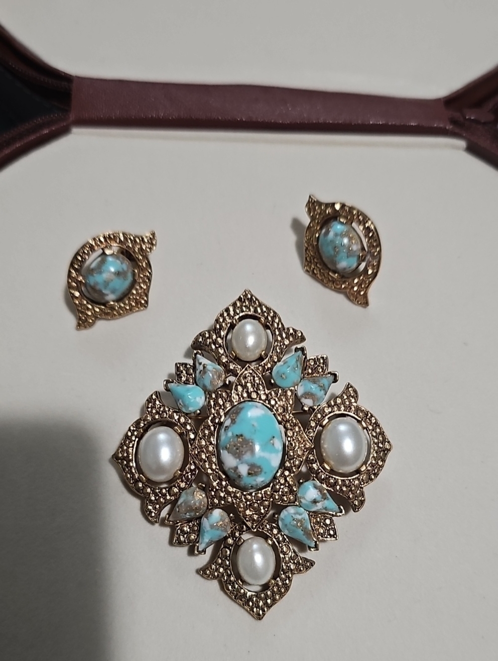 Sarah Coventry Turquoise Blue and Pearl Gold-Tone Brooch and Earring Set